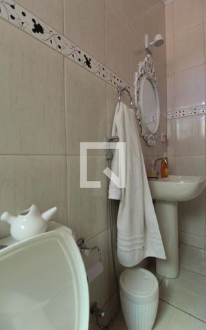 Casa à venda com 370m², 5 quartos e 4 vagasBanheiro da Suite 2