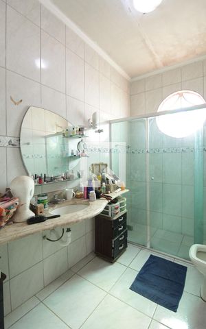 Casa à venda com 370m², 5 quartos e 4 vagasBanheiro Social