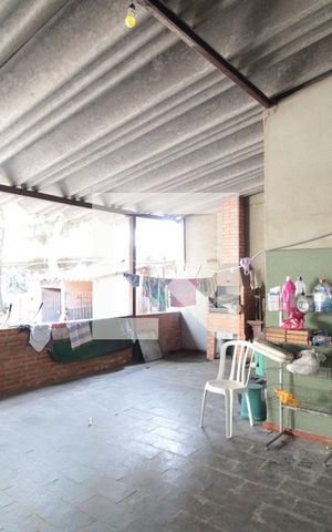 Casa à venda com 370m², 5 quartos e 4 vagasArea Gourmet