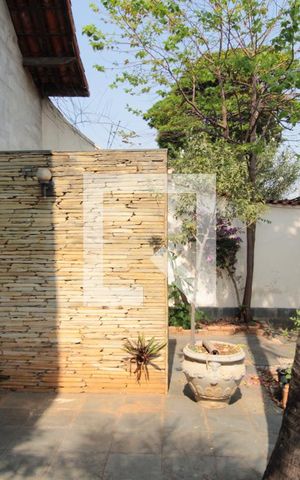 Casa à venda com 370m², 5 quartos e 4 vagasGaragem