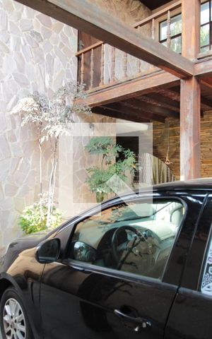 Casa à venda com 370m², 5 quartos e 4 vagasGaragem