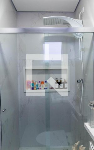 Casa de condomínio à venda com 165m², 3 quartos e 2 vagas Casa de condomínio à venda com 165m², 3 quartos e 2 vagasBanheiro da Suíte 1
