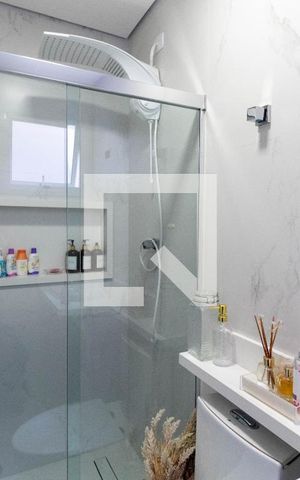Casa de condomínio à venda com 165m², 3 quartos e 2 vagas Casa de condomínio à venda com 165m², 3 quartos e 2 vagasBanheiro da Suíte 1
