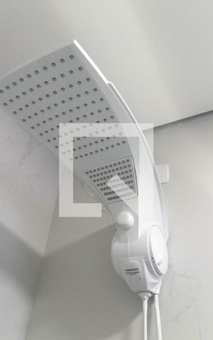 Casa de condomínio à venda com 165m², 3 quartos e 2 vagas Casa de condomínio à venda com 165m², 3 quartos e 2 vagasChuveiro