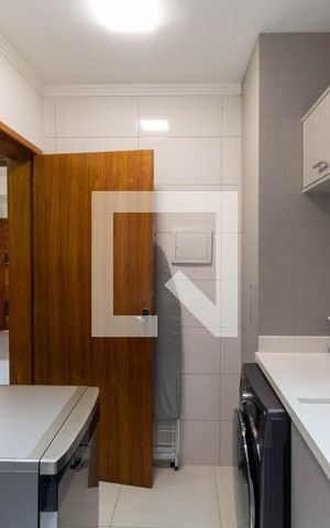 Casa de condomínio à venda com 165m², 3 quartos e 2 vagas Casa de condomínio à venda com 165m², 3 quartos e 2 vagasLavanderia