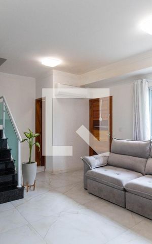 Casa de condomínio à venda com 165m², 3 quartos e 2 vagas Casa de condomínio à venda com 165m², 3 quartos e 2 vagasSala