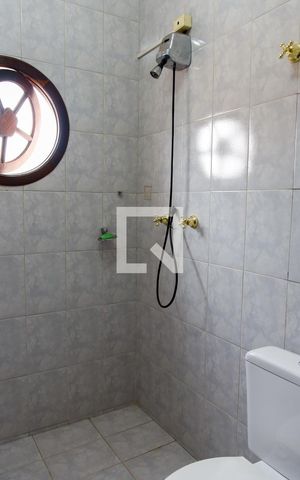 Casa à venda com 280m², 3 quartos e 2 vagas Casa à venda com 280m², 3 quartos e 2 vagasBanheiro da Suíte 2