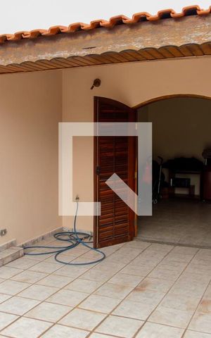 Casa à venda com 280m², 3 quartos e 2 vagas Casa à venda com 280m², 3 quartos e 2 vagasSacada