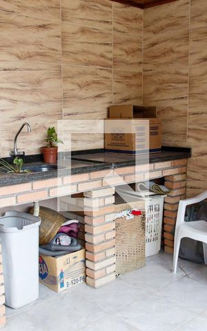 Casa à venda com 280m², 3 quartos e 2 vagas Casa à venda com 280m², 3 quartos e 2 vagasÁrea comum - Churrasqueira