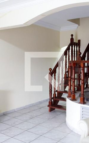 Casa à venda com 280m², 3 quartos e 2 vagas Casa à venda com 280m², 3 quartos e 2 vagasQuarto 3 - Suíte