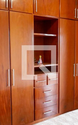 Casa à venda com 280m², 3 quartos e 2 vagas Casa à venda com 280m², 3 quartos e 2 vagasQuarto 1 suite