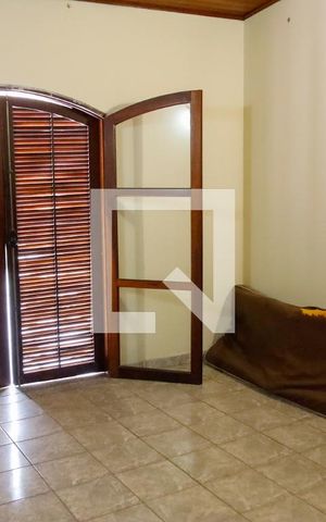 Casa à venda com 280m², 3 quartos e 2 vagas Casa à venda com 280m², 3 quartos e 2 vagasSala de TV