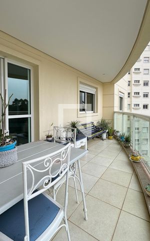 Apartamento para alugar com 133m², 3 quartos e 2 vagasVaranda