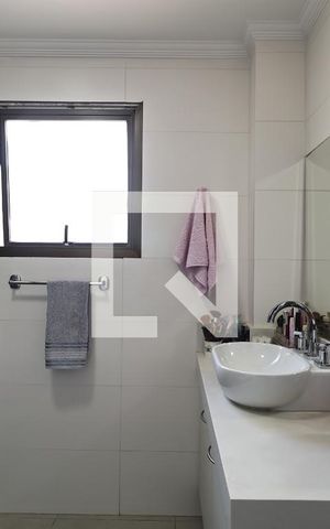 Apartamento à venda com 198m², 4 quartos e 4 vagasBanheiro