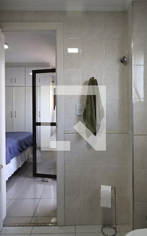 Apartamento à venda com 198m², 4 quartos e 4 vagasBanheiro da Suíte 2