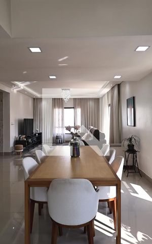 Apartamento à venda com 198m², 4 quartos e 4 vagasCozinha