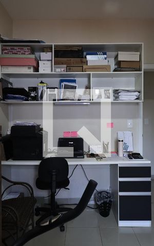 Apartamento à venda com 198m², 4 quartos e 4 vagasEscritório