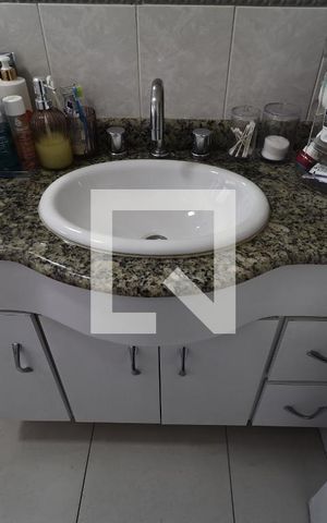Apartamento à venda com 198m², 4 quartos e 4 vagasBanheiro da Suíte 1