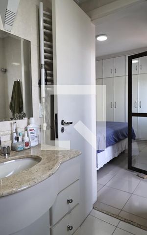 Apartamento à venda com 198m², 4 quartos e 4 vagasBanheiro da Suíte 2