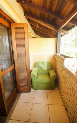 Casa de condomínio à venda com 111m², 3 quartos e 2 vagas Casa de condomínio à venda com 111m², 3 quartos e 2 vagasSacada do Quarto Suíte