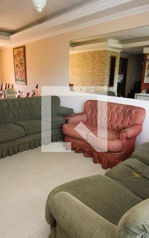 Casa de condomínio à venda com 111m², 3 quartos e 2 vagas Casa de condomínio à venda com 111m², 3 quartos e 2 vagasSala