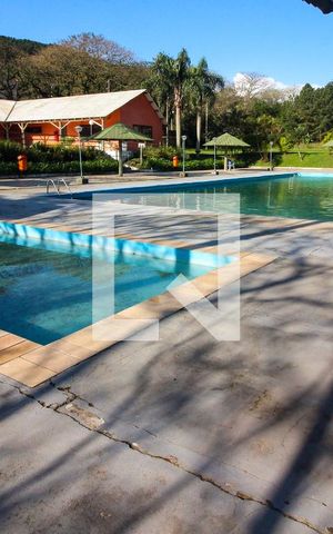Casa de condomínio à venda com 111m², 3 quartos e 2 vagas Casa de condomínio à venda com 111m², 3 quartos e 2 vagasÁrea comum - Piscina