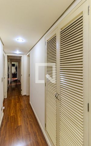 Apartamento para alugar com 220m², 3 quartos e 3 vagasCorredor - Armário