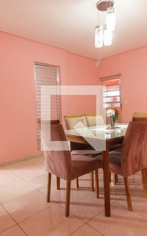 Casa à venda com 130m², 3 quartos e 2 vagas Casa à venda com 130m², 3 quartos e 2 vagasSala da casa 1