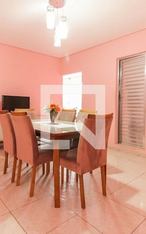 Casa à venda com 130m², 3 quartos e 2 vagas Casa à venda com 130m², 3 quartos e 2 vagasSala da casa 1