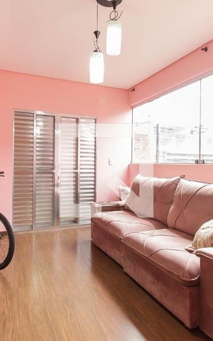 Casa à venda com 130m², 3 quartos e 2 vagas Casa à venda com 130m², 3 quartos e 2 vagasSala da casa 1