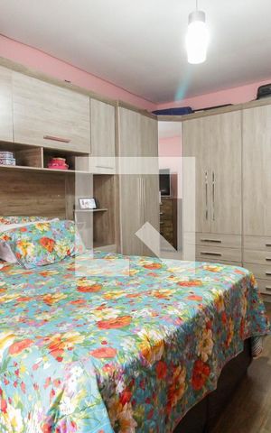 Casa à venda com 130m², 3 quartos e 2 vagas Casa à venda com 130m², 3 quartos e 2 vagasQuarto da casa 1
