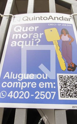 Casa à venda com 130m², 3 quartos e 2 vagas Casa à venda com 130m², 3 quartos e 2 vagasFachada + Placa