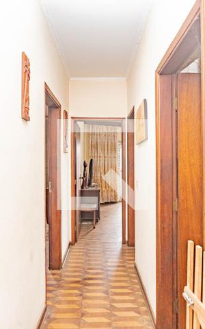 Casa à venda com 400m², 2 quartos e 1 vaga Casa à venda com 400m², 2 quartos e 1 vagaCorredor