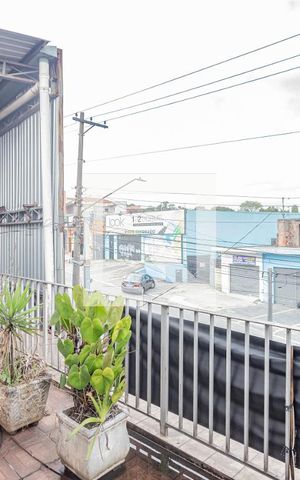 Casa à venda com 400m², 2 quartos e 1 vaga Casa à venda com 400m², 2 quartos e 1 vagaVaranda da Sala
