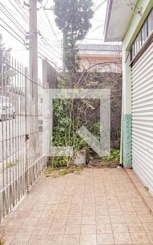 Casa à venda com 400m², 2 quartos e 1 vaga Casa à venda com 400m², 2 quartos e 1 vagaQuintal