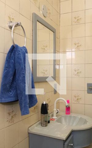 Casa à venda com 350m², 3 quartos e 3 vagasBanheiro 1 (Suíte)
