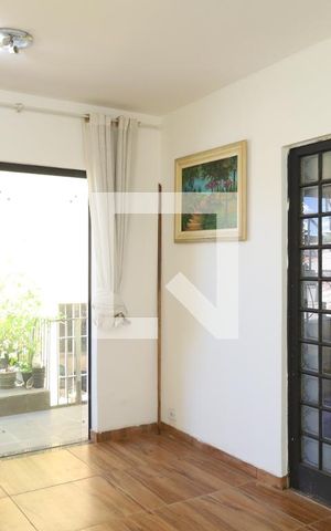 Casa à venda com 350m², 3 quartos e 3 vagasEdícula - Sala