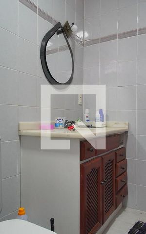 Casa à venda com 381m², 3 quartos e 1 vaga Casa à venda com 381m², 3 quartos e 1 vagaBanheiro 1