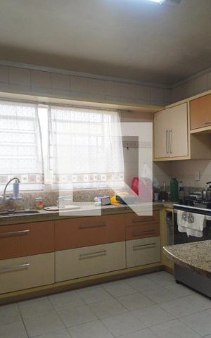Casa à venda com 381m², 3 quartos e 1 vaga Casa à venda com 381m², 3 quartos e 1 vagaCozinha