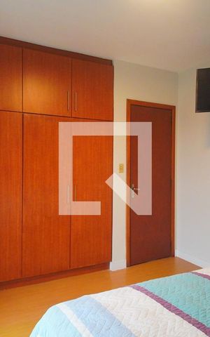 Casa à venda com 381m², 3 quartos e 1 vaga Casa à venda com 381m², 3 quartos e 1 vagaSuíte