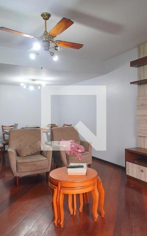 Casa à venda com 381m², 3 quartos e 1 vaga Casa à venda com 381m², 3 quartos e 1 vagaSala
