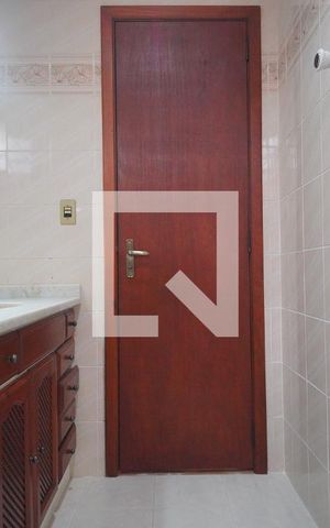 Casa à venda com 381m², 3 quartos e 1 vaga Casa à venda com 381m², 3 quartos e 1 vagaBanheiro da Suíte