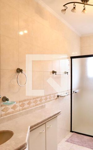 Casa à venda com 220m², 3 quartos e 5 vagas Casa à venda com 220m², 3 quartos e 5 vagasBanheiro do Quarto 1