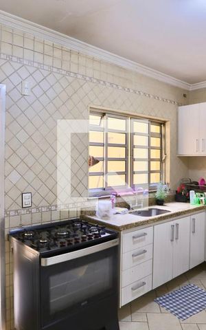 Casa à venda com 220m², 3 quartos e 5 vagas Casa à venda com 220m², 3 quartos e 5 vagasCozinha