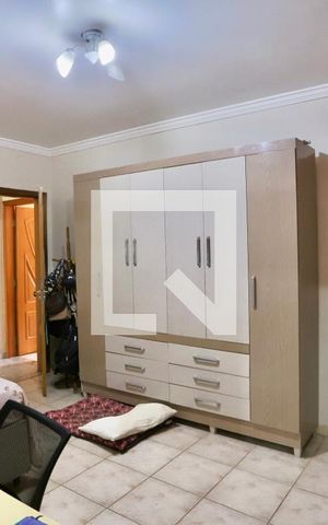 Casa à venda com 220m², 3 quartos e 5 vagas Casa à venda com 220m², 3 quartos e 5 vagasQuarto 3