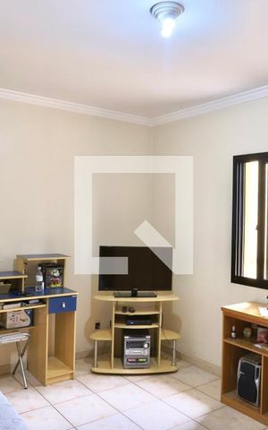 Casa à venda com 220m², 3 quartos e 5 vagas Casa à venda com 220m², 3 quartos e 5 vagasQuarto 2