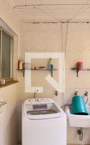 Casa à venda com 220m², 3 quartos e 5 vagas Casa à venda com 220m², 3 quartos e 5 vagasLavanderia