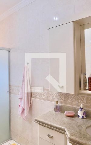 Casa à venda com 220m², 3 quartos e 5 vagas Casa à venda com 220m², 3 quartos e 5 vagasBanheiro do Quarto 2
