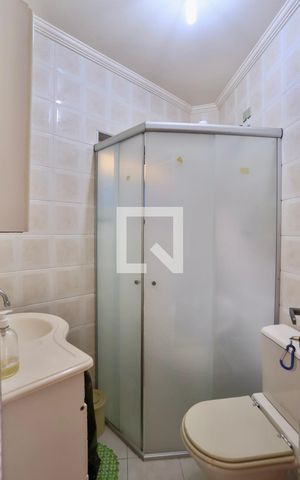 Casa à venda com 220m², 3 quartos e 5 vagas Casa à venda com 220m², 3 quartos e 5 vagasBanheiro de serviço