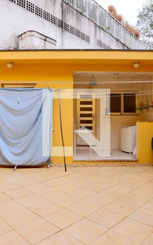 Casa à venda com 220m², 3 quartos e 5 vagas Casa à venda com 220m², 3 quartos e 5 vagasQuintal